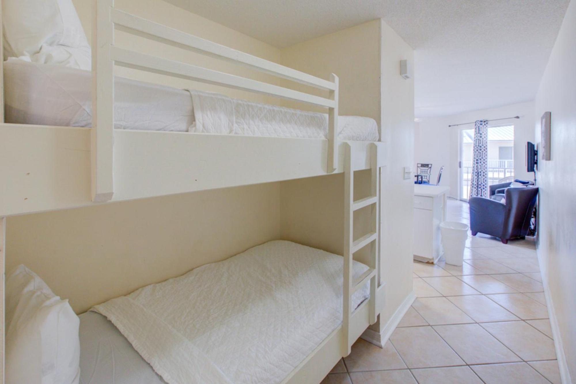 Gulfview Condominiums Destin Room photo