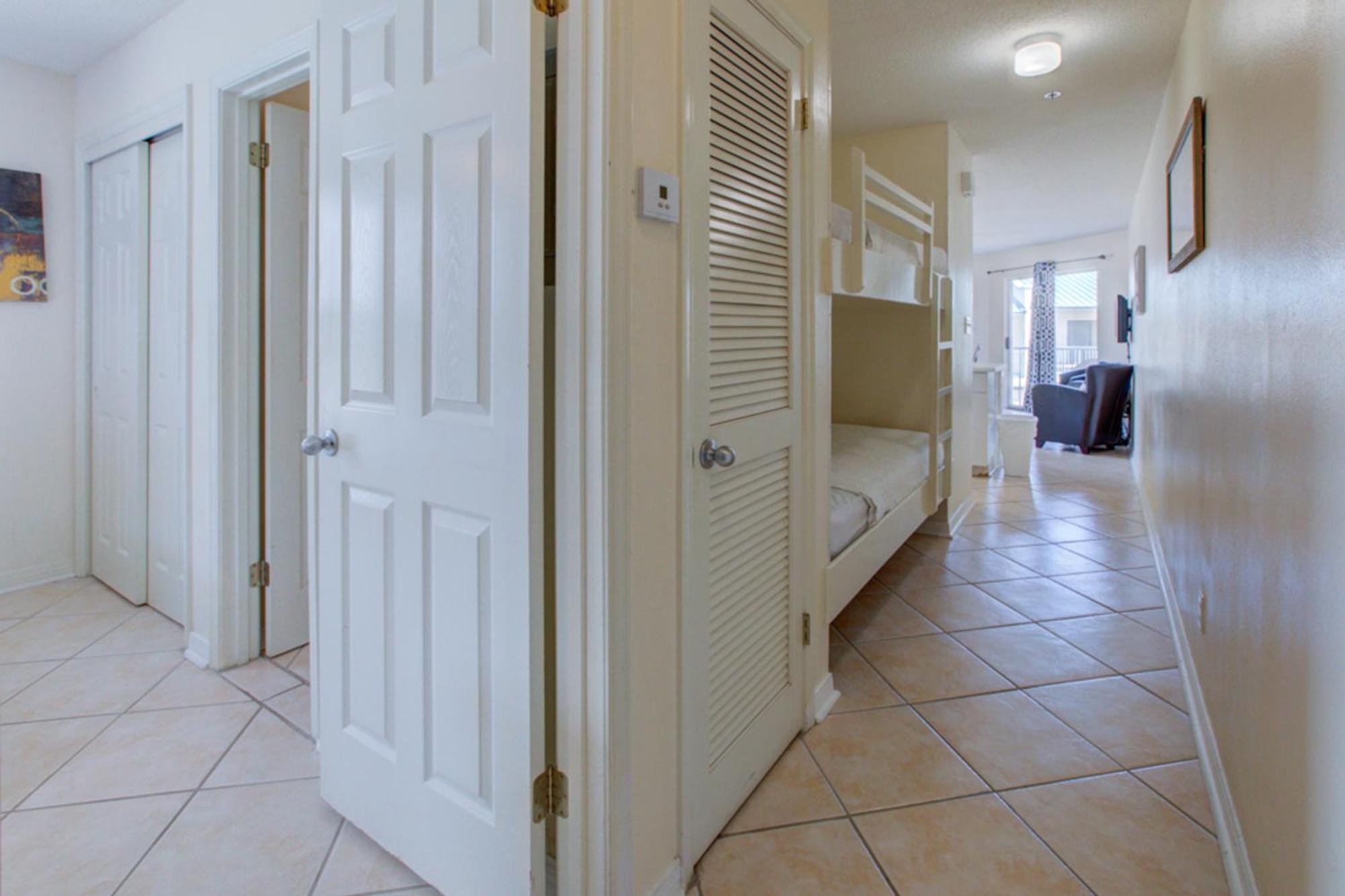 Gulfview Condominiums Destin Room photo