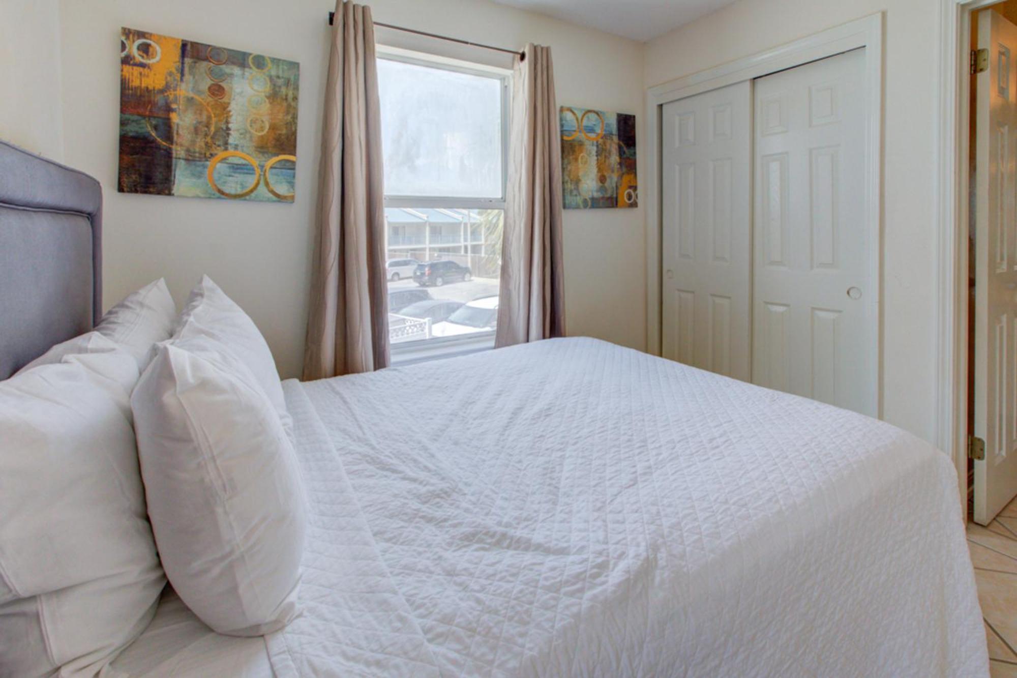 Gulfview Condominiums Destin Room photo