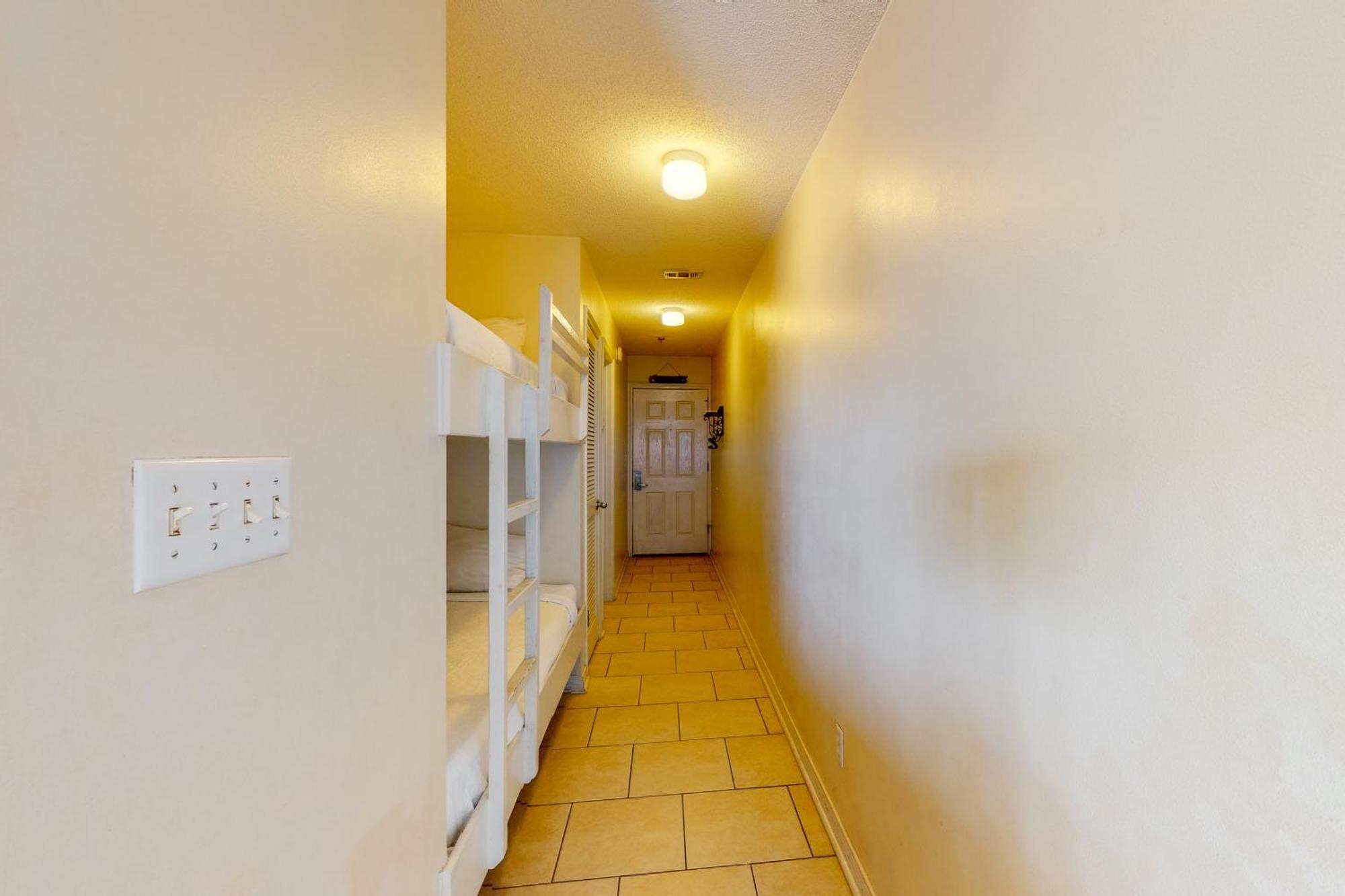 Gulfview Condominiums Destin Room photo